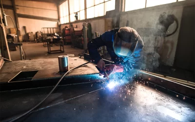 Injeção e extrusão: entenda as diferenças e escolha o melhor processo para seu projeto